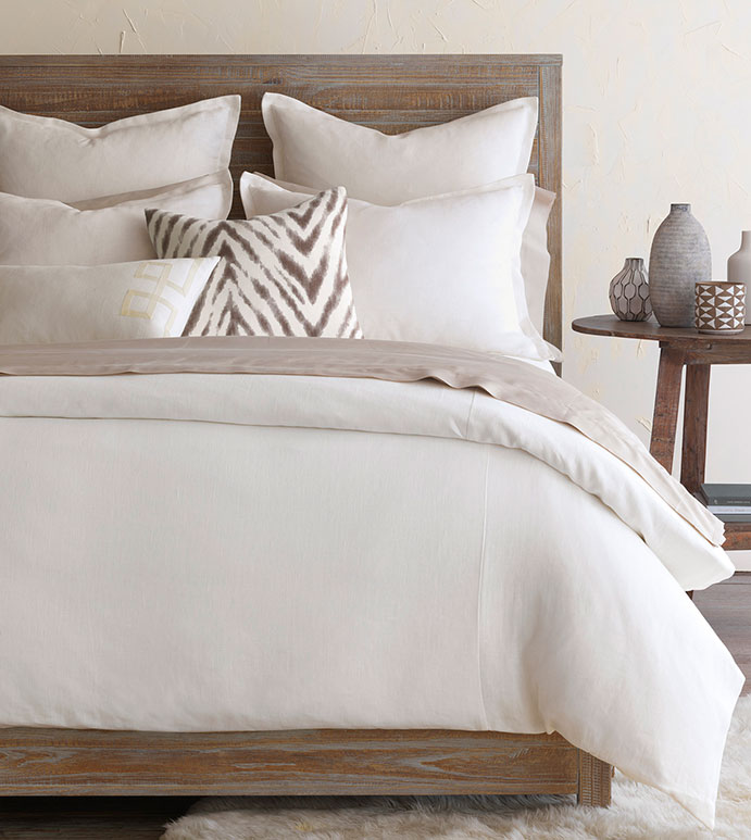 A simple color palette for a guest bedroom.
